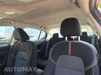 2020 Nissan Sentra SR – miniatura 11