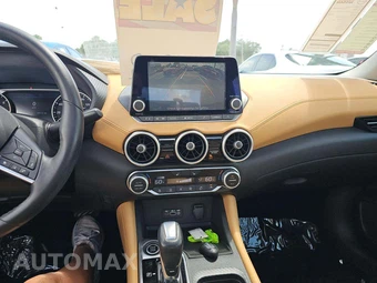2020 Nissan Sentra SV – miniatura 7