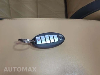 2020 Nissan Sentra SV – miniatura 8