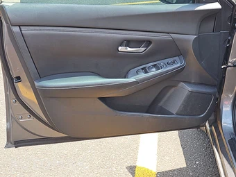 2020 Nissan Sentra SV – miniatura 9