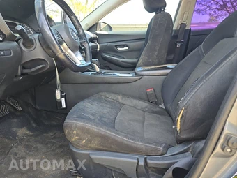 2020 Nissan Sentra SV – miniatura 7