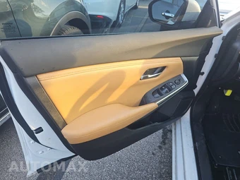 2020 Nissan Sentra SV – miniatura 9