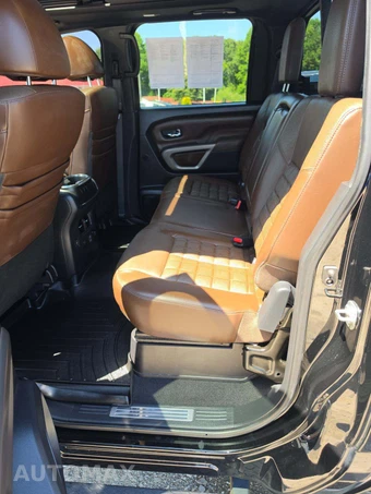 2020 Nissan TITAN Platinum Reserve Crew Cab Short Bed – miniatura 10