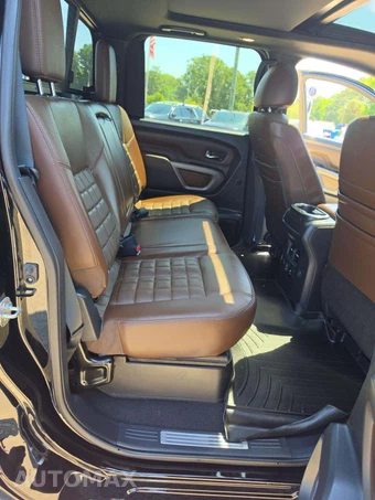 2020 Nissan TITAN Platinum Reserve Crew Cab Short Bed – miniatura 13