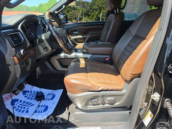 2020 Nissan TITAN Platinum Reserve Crew Cab Short Bed – miniatura 3