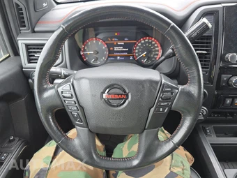 2020 Nissan TITAN PRO-4X Crew Cab Extra Short Bed - miniatura 10