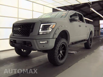2020 Nissan TITAN PRO-4X Crew Cab Short Bed
