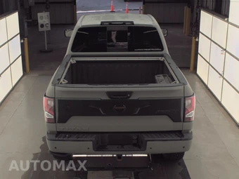 2020 Nissan TITAN PRO-4X Crew Cab Short Bed - miniatura 5