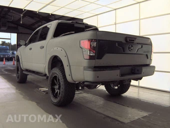 2020 Nissan TITAN PRO-4X Crew Cab Short Bed - miniatura 6