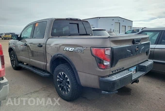 2020 Nissan TITAN PRO-4X Crew Cab Short Bed - miniatura 3