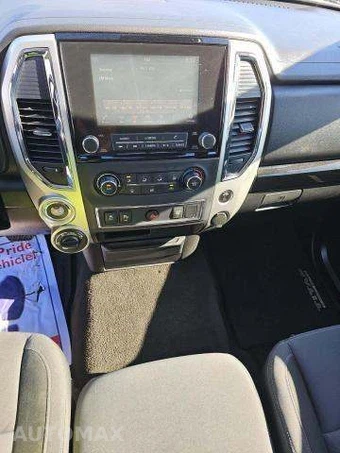 2020 Nissan TITAN SV Crew Cab Short Bed – miniatura 11
