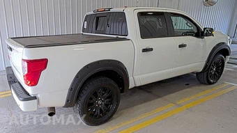 2020 Nissan TITAN SV Crew Cab Short Bed – miniatura 4