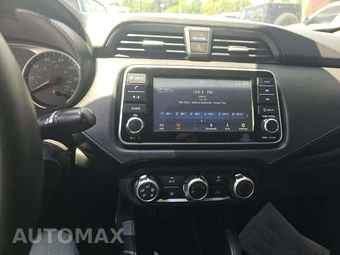 2020 Nissan Versa S – miniatura 10