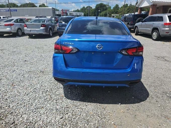 2020 Nissan Versa S – miniatura 3