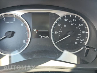 2020 Nissan Versa S – miniatura 12