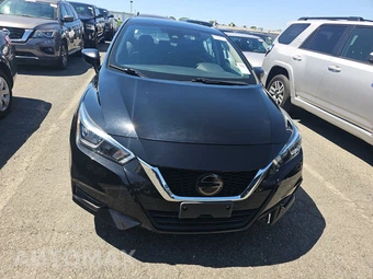 2020 Nissan Versa S – miniatura 2