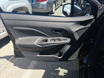 2020 Nissan Versa S – miniatura 9