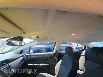 2020 Nissan Versa S – miniatura 21
