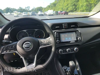 2020 Nissan Versa S - miniatura 11