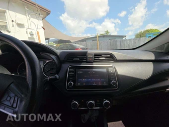 2020 Nissan Versa S – miniatura 10