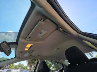 2020 Nissan Versa S – miniatura 11