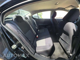 2020 Nissan Versa S – miniatura 16