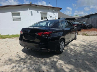 2020 Nissan Versa S – miniatura 3