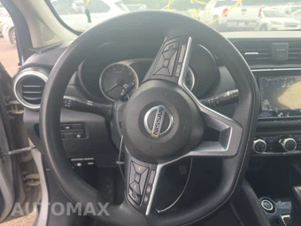2020 Nissan Versa S – miniatura 12