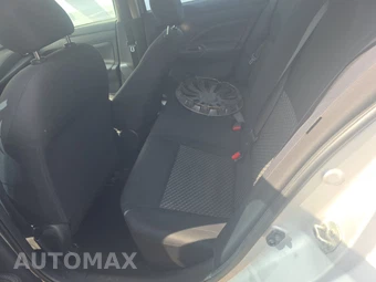 2020 Nissan Versa S – miniatura 15