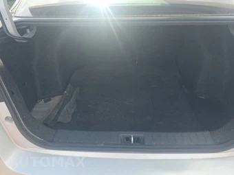 2020 Nissan Versa S – miniatura 16