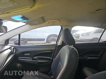 2020 Nissan Versa SR – miniatura 17