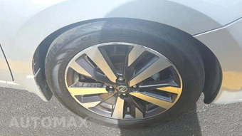 2020 Nissan Versa SR – miniatura 20