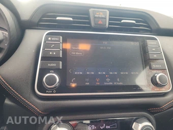 2020 Nissan Versa SR – miniatura 11