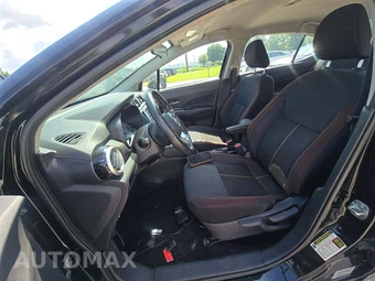 2020 Nissan Versa SR – miniatura 3