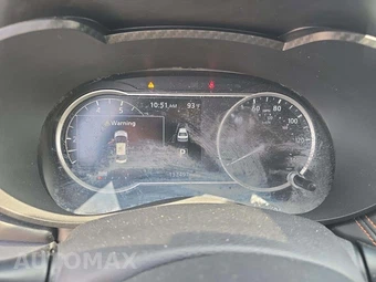 2020 Nissan Versa SR – miniatura 6
