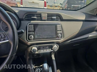 2020 Nissan Versa SR – miniatura 7