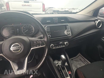 2020 Nissan Versa SR – miniatura 11
