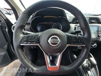 2020 Nissan Versa SR - miniatura 10
