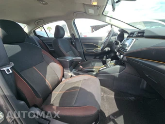 2020 Nissan Versa SR - miniatura 8