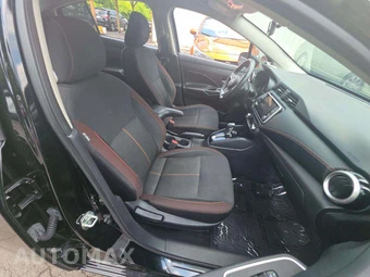 2020 Nissan Versa SR – miniatura 15