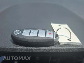 2020 Nissan Versa SR – miniatura 5