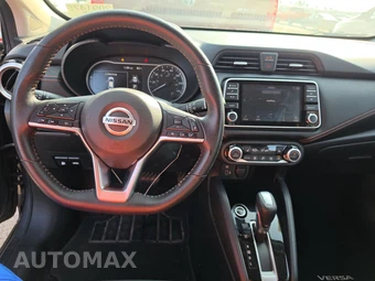 2020 Nissan Versa SR – miniatura 11