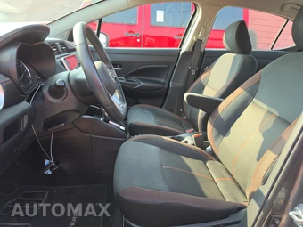 2020 Nissan Versa SR – miniatura 7