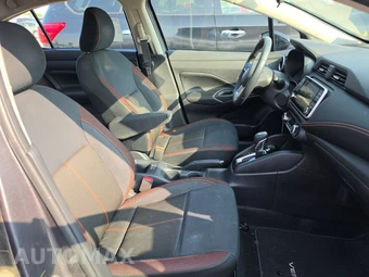 2020 Nissan Versa SR – miniatura 8