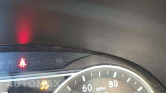 2020 Nissan Versa SR – miniatura 27