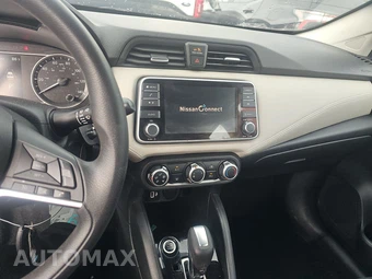 2020 Nissan Versa SV – miniatura 11