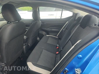 2020 Nissan Versa SV – miniatura 13