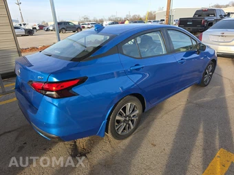 2020 Nissan Versa SV – miniatura 4