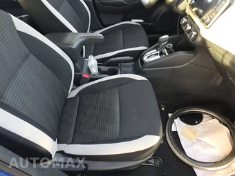 2020 Nissan Versa SV – miniatura 8