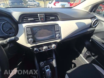 2020 Nissan Versa SV - miniatura 10